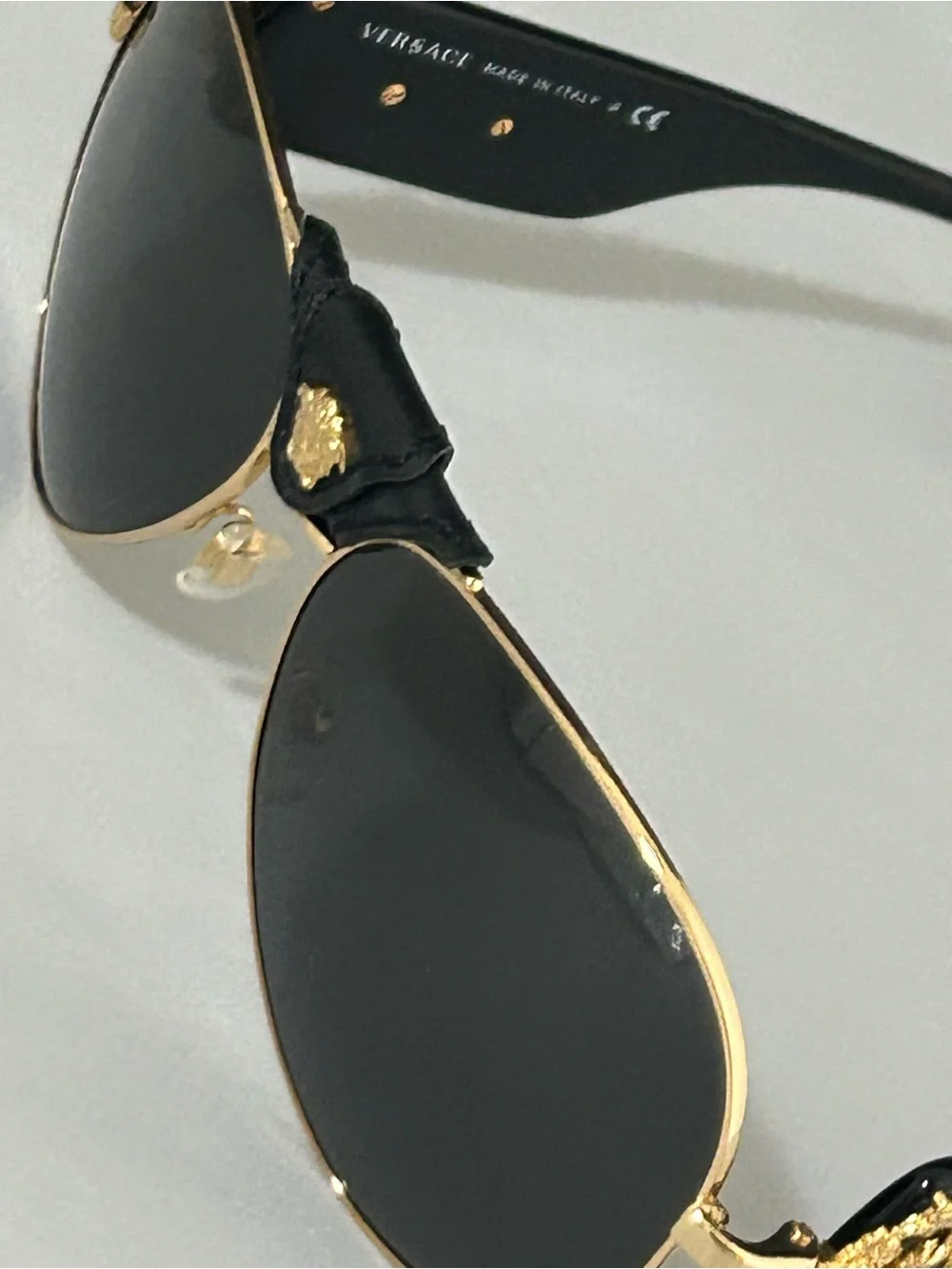 Versace Sunglasses Medusa Hardware Aviator Style Model 2150-Q with Case